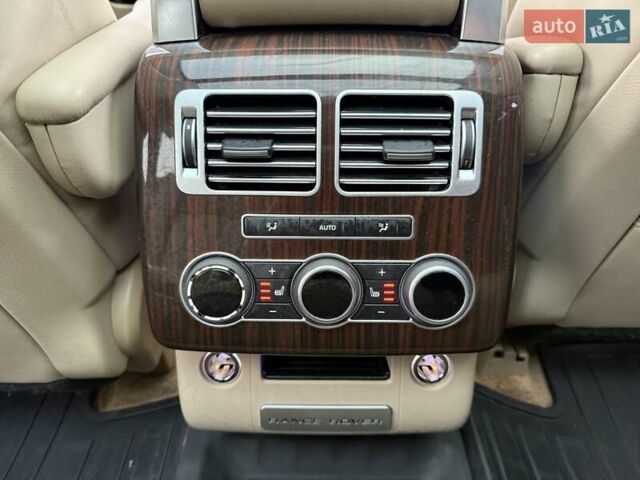 Белый Ленд Ровер Рендж Ровер, объемом двигателя 3 л и пробегом 173 тыс. км за 28400 $, фото 84 на Automoto.ua