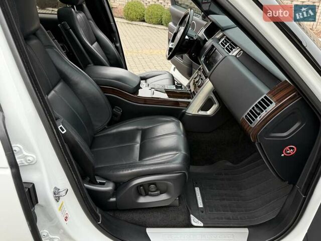 Белый Ленд Ровер Рендж Ровер, объемом двигателя 2.99 л и пробегом 133 тыс. км за 33700 $, фото 32 на Automoto.ua