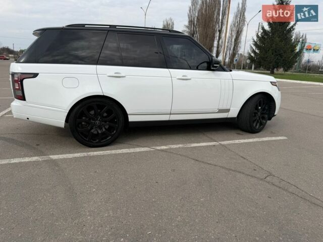 Білий Ленд Ровер Рендж Ровер, об'ємом двигуна 3 л та пробігом 175 тис. км за 33000 $, фото 4 на Automoto.ua