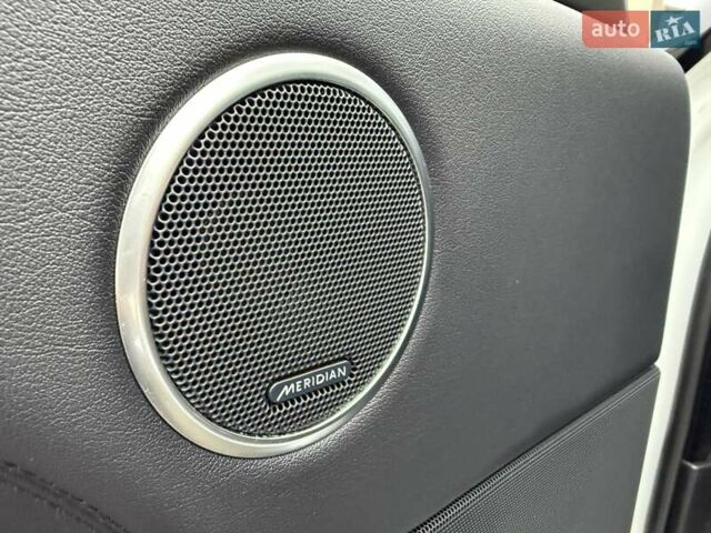 Белый Ленд Ровер Рендж Ровер, объемом двигателя 2.99 л и пробегом 133 тыс. км за 33700 $, фото 28 на Automoto.ua