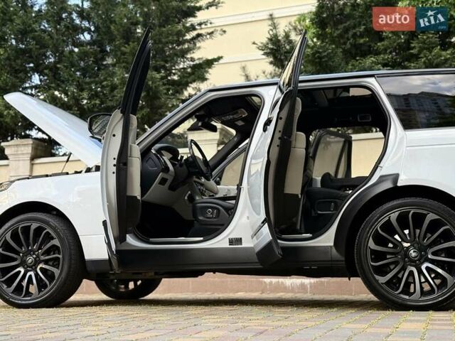 Білий Ленд Ровер Рендж Ровер, об'ємом двигуна 2.99 л та пробігом 180 тис. км за 39850 $, фото 15 на Automoto.ua