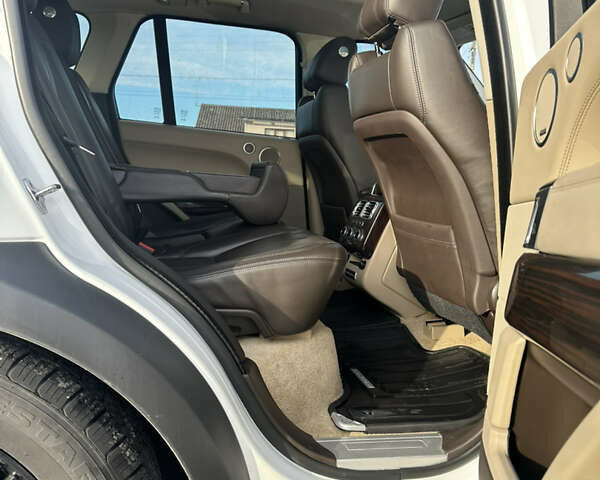 Білий Ленд Ровер Рендж Ровер, об'ємом двигуна 2.99 л та пробігом 245 тис. км за 50000 $, фото 35 на Automoto.ua