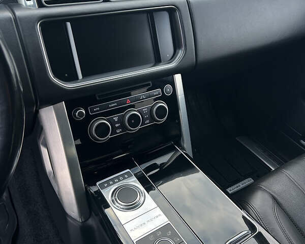Белый Ленд Ровер Рендж Ровер, объемом двигателя 2.99 л и пробегом 206 тыс. км за 34900 $, фото 18 на Automoto.ua