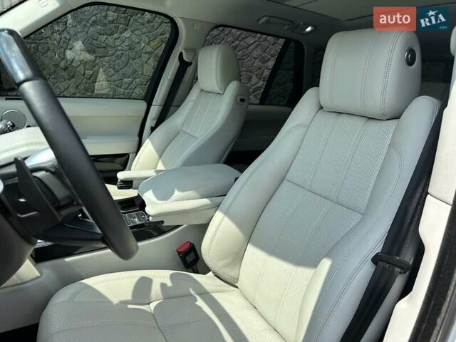Белый Ленд Ровер Рендж Ровер, объемом двигателя 4.37 л и пробегом 122 тыс. км за 53500 $, фото 21 на Automoto.ua