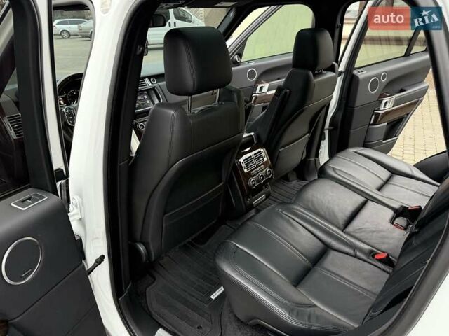 Белый Ленд Ровер Рендж Ровер, объемом двигателя 2.99 л и пробегом 133 тыс. км за 33700 $, фото 39 на Automoto.ua