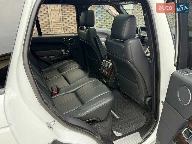 Білий Ленд Ровер Рендж Ровер, об'ємом двигуна 2.99 л та пробігом 134 тис. км за 32500 $, фото 23 на Automoto.ua