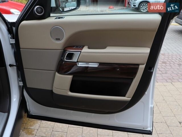 Білий Ленд Ровер Рендж Ровер, об'ємом двигуна 3 л та пробігом 154 тис. км за 31900 $, фото 51 на Automoto.ua