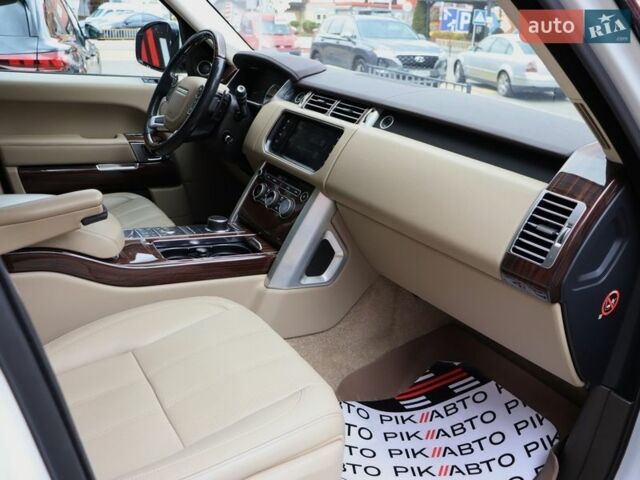 Білий Ленд Ровер Рендж Ровер, об'ємом двигуна 3 л та пробігом 154 тис. км за 31900 $, фото 49 на Automoto.ua