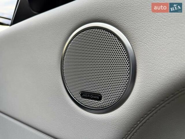 Білий Ленд Ровер Рендж Ровер, об'ємом двигуна 2.99 л та пробігом 180 тис. км за 39850 $, фото 60 на Automoto.ua