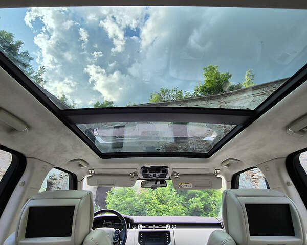 Белый Ленд Ровер Рендж Ровер, объемом двигателя 4.37 л и пробегом 80 тыс. км за 45000 $, фото 13 на Automoto.ua