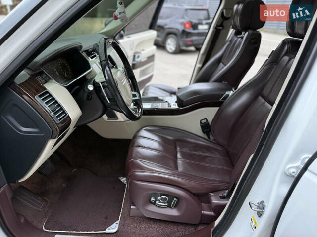 Білий Ленд Ровер Рендж Ровер, об'ємом двигуна 4.37 л та пробігом 272 тис. км за 43000 $, фото 29 на Automoto.ua