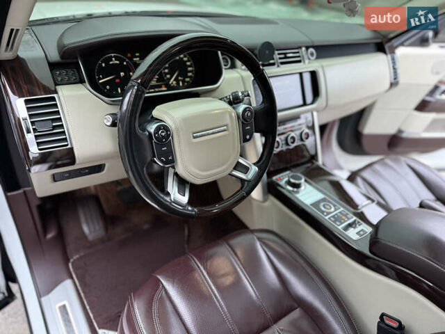 Білий Ленд Ровер Рендж Ровер, об'ємом двигуна 4.37 л та пробігом 272 тис. км за 43000 $, фото 27 на Automoto.ua