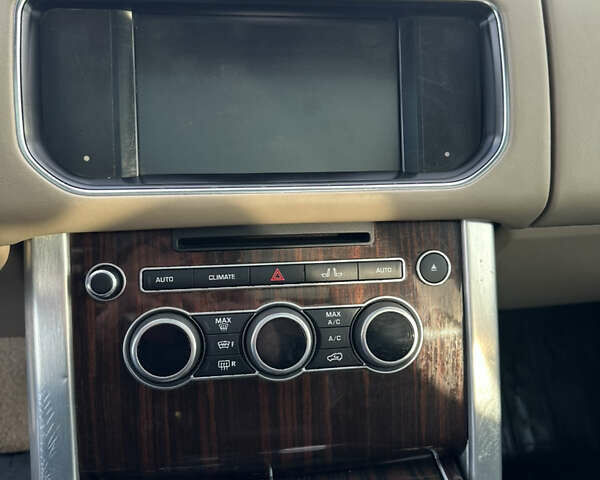 Білий Ленд Ровер Рендж Ровер, об'ємом двигуна 2.99 л та пробігом 245 тис. км за 50000 $, фото 53 на Automoto.ua