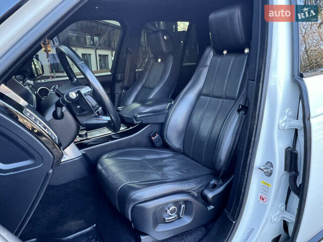 Білий Ленд Ровер Рендж Ровер, об'ємом двигуна 3 л та пробігом 199 тис. км за 34970 $, фото 25 на Automoto.ua