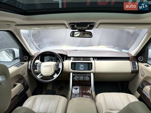 Белый Ленд Ровер Рендж Ровер, объемом двигателя 3 л и пробегом 173 тыс. км за 27900 $, фото 80 на Automoto.ua