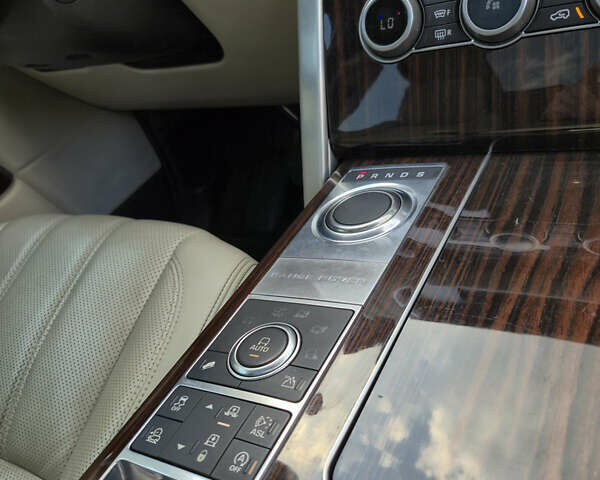 Белый Ленд Ровер Рендж Ровер, объемом двигателя 4.37 л и пробегом 80 тыс. км за 45000 $, фото 21 на Automoto.ua