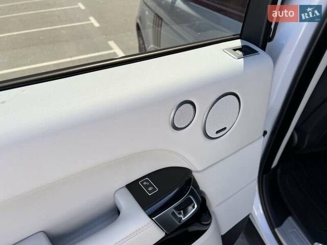 Белый Ленд Ровер Рендж Ровер, объемом двигателя 2.99 л и пробегом 176 тыс. км за 40300 $, фото 41 на Automoto.ua