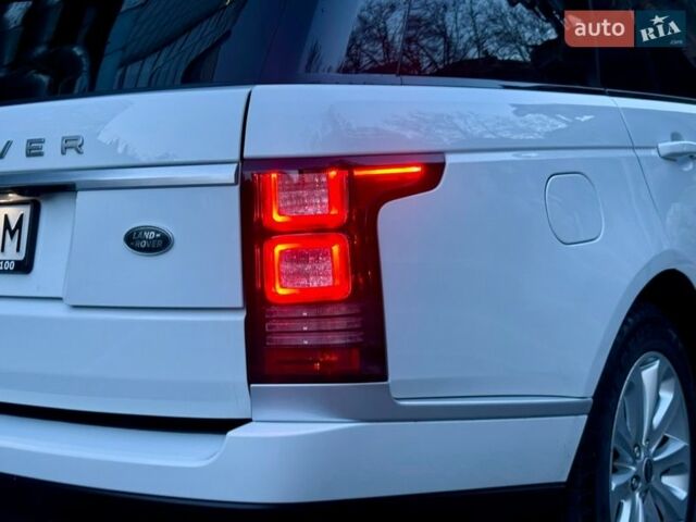 Белый Ленд Ровер Рендж Ровер, объемом двигателя 2.99 л и пробегом 161 тыс. км за 33800 $, фото 51 на Automoto.ua