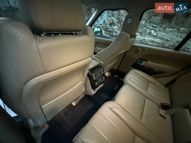 Белый Ленд Ровер Рендж Ровер, объемом двигателя 2.99 л и пробегом 161 тыс. км за 33800 $, фото 92 на Automoto.ua
