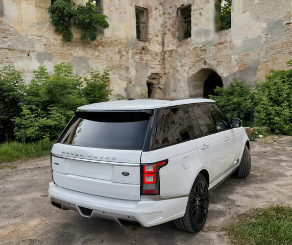 Белый Ленд Ровер Рендж Ровер, объемом двигателя 4.37 л и пробегом 80 тыс. км за 45000 $, фото 9 на Automoto.ua