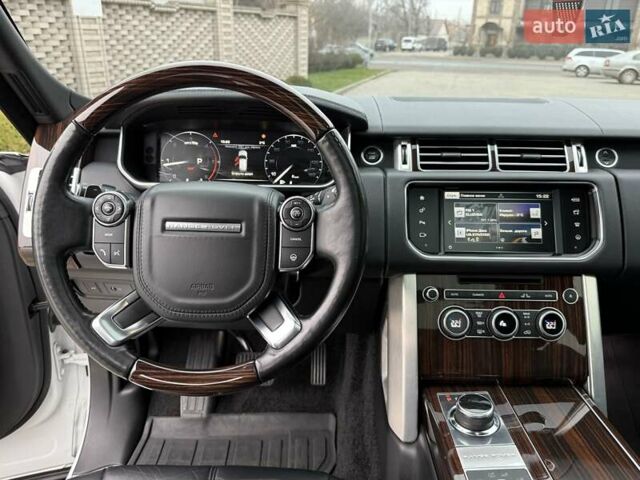 Белый Ленд Ровер Рендж Ровер, объемом двигателя 2.99 л и пробегом 133 тыс. км за 33700 $, фото 24 на Automoto.ua