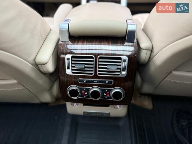 Белый Ленд Ровер Рендж Ровер, объемом двигателя 3 л и пробегом 173 тыс. км за 27500 $, фото 75 на Automoto.ua