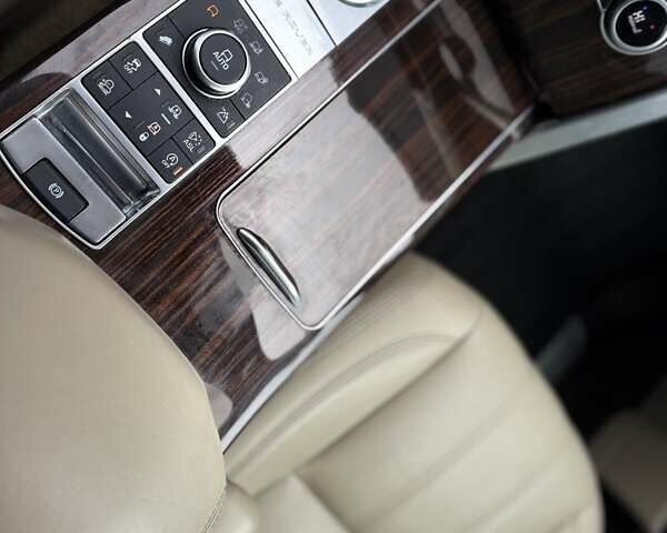 Белый Ленд Ровер Рендж Ровер, объемом двигателя 3 л и пробегом 173 тыс. км за 28400 $, фото 50 на Automoto.ua