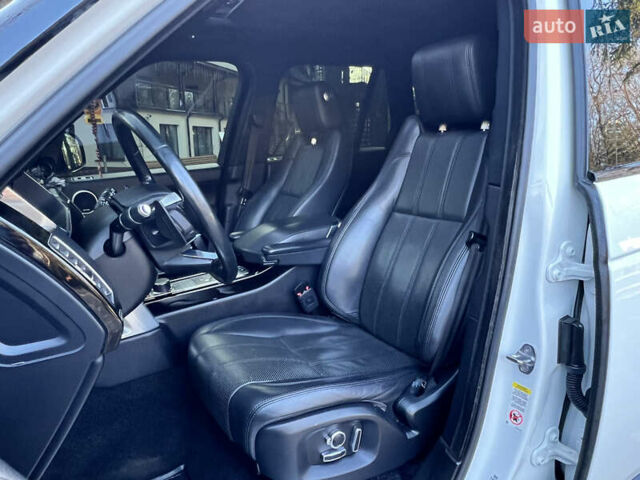Білий Ленд Ровер Рендж Ровер, об'ємом двигуна 3 л та пробігом 199 тис. км за 34970 $, фото 26 на Automoto.ua