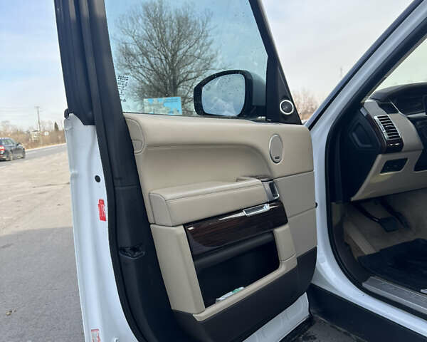 Білий Ленд Ровер Рендж Ровер, об'ємом двигуна 2.99 л та пробігом 245 тис. км за 50000 $, фото 47 на Automoto.ua