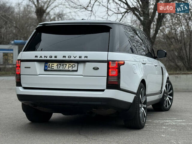 Білий Ленд Ровер Рендж Ровер, об'ємом двигуна 4.37 л та пробігом 272 тис. км за 43000 $, фото 13 на Automoto.ua