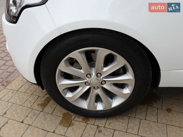 Білий Ленд Ровер Рендж Ровер, об'ємом двигуна 3 л та пробігом 154 тис. км за 31900 $, фото 10 на Automoto.ua