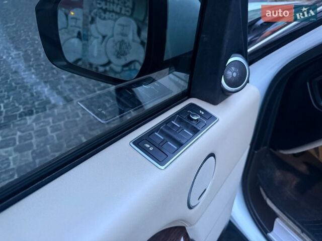 Белый Ленд Ровер Рендж Ровер, объемом двигателя 2.99 л и пробегом 161 тыс. км за 33800 $, фото 97 на Automoto.ua