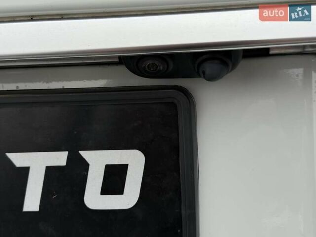 Белый Ленд Ровер Рендж Ровер, объемом двигателя 3 л и пробегом 173 тыс. км за 28400 $, фото 24 на Automoto.ua