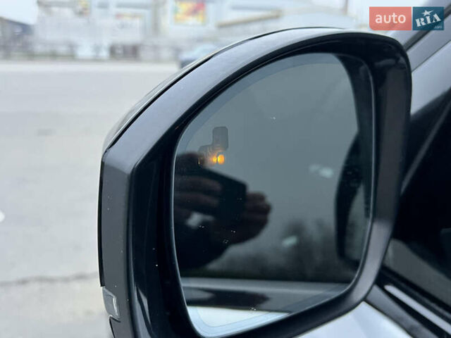 Білий Ленд Ровер Рендж Ровер, об'ємом двигуна 3 л та пробігом 204 тис. км за 35000 $, фото 32 на Automoto.ua