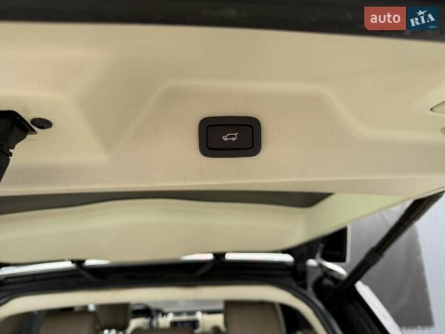 Белый Ленд Ровер Рендж Ровер, объемом двигателя 3 л и пробегом 173 тыс. км за 27900 $, фото 24 на Automoto.ua