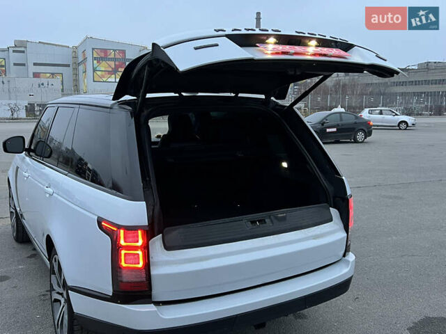 Білий Ленд Ровер Рендж Ровер, об'ємом двигуна 3 л та пробігом 204 тис. км за 35000 $, фото 8 на Automoto.ua