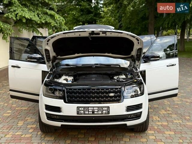 Білий Ленд Ровер Рендж Ровер, об'ємом двигуна 2.99 л та пробігом 180 тис. км за 39850 $, фото 19 на Automoto.ua