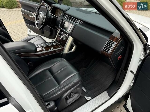 Белый Ленд Ровер Рендж Ровер, объемом двигателя 2.99 л и пробегом 133 тыс. км за 33700 $, фото 31 на Automoto.ua