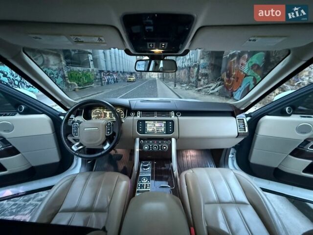 Белый Ленд Ровер Рендж Ровер, объемом двигателя 2.99 л и пробегом 161 тыс. км за 33800 $, фото 76 на Automoto.ua