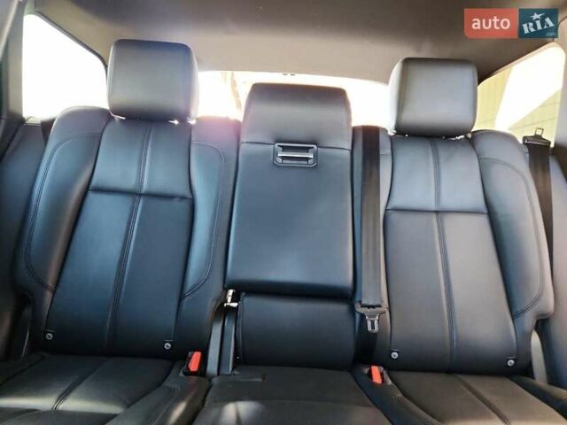 Білий Ленд Ровер Рендж Ровер, об'ємом двигуна 3 л та пробігом 31 тис. км за 7000 $, фото 9 на Automoto.ua