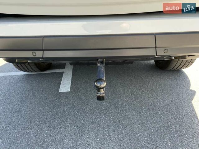 Белый Ленд Ровер Рендж Ровер, объемом двигателя 2.99 л и пробегом 176 тыс. км за 40300 $, фото 52 на Automoto.ua