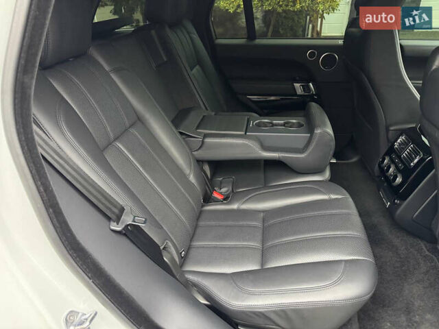 Белый Ленд Ровер Рендж Ровер, объемом двигателя 2.99 л и пробегом 93 тыс. км за 39900 $, фото 32 на Automoto.ua