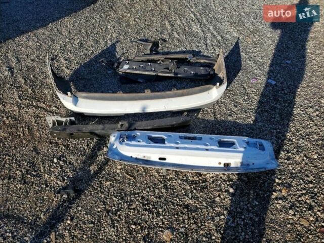 Белый Ленд Ровер Рендж Ровер, объемом двигателя 3 л и пробегом 142 тыс. км за 18100 $, фото 11 на Automoto.ua