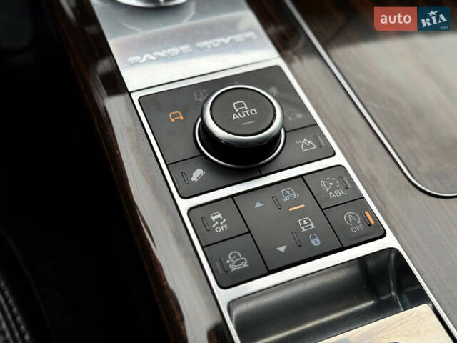 Білий Ленд Ровер Рендж Ровер, об'ємом двигуна 3 л та пробігом 205 тис. км за 38500 $, фото 21 на Automoto.ua