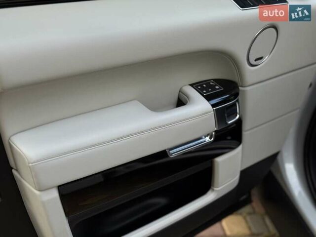Білий Ленд Ровер Рендж Ровер, об'ємом двигуна 2.99 л та пробігом 180 тис. км за 39850 $, фото 77 на Automoto.ua