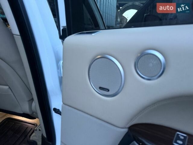 Белый Ленд Ровер Рендж Ровер, объемом двигателя 2.99 л и пробегом 161 тыс. км за 33800 $, фото 70 на Automoto.ua