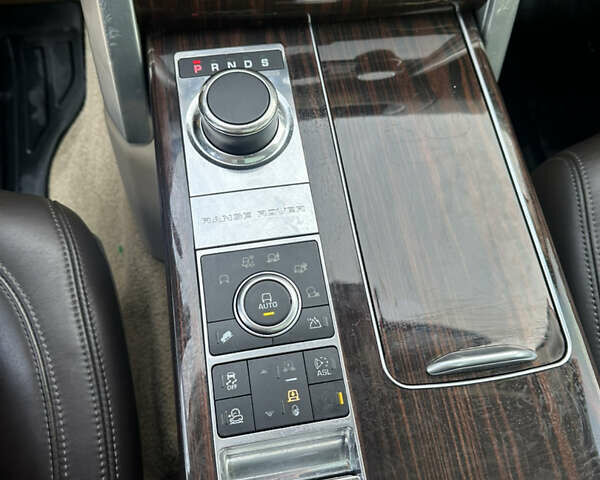 Білий Ленд Ровер Рендж Ровер, об'ємом двигуна 2.99 л та пробігом 245 тис. км за 50000 $, фото 57 на Automoto.ua