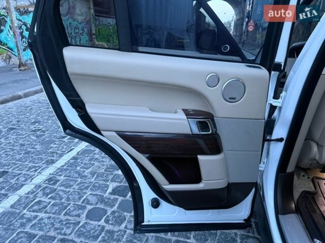 Белый Ленд Ровер Рендж Ровер, объемом двигателя 2.99 л и пробегом 161 тыс. км за 33800 $, фото 86 на Automoto.ua