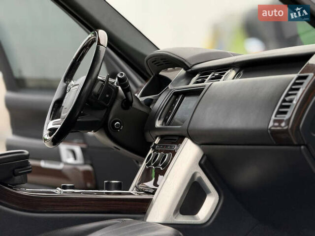Білий Ленд Ровер Рендж Ровер, об'ємом двигуна 3 л та пробігом 205 тис. км за 38500 $, фото 15 на Automoto.ua