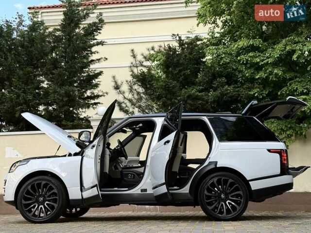 Білий Ленд Ровер Рендж Ровер, об'ємом двигуна 2.99 л та пробігом 180 тис. км за 39850 $, фото 12 на Automoto.ua